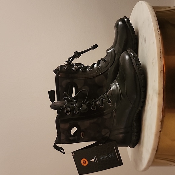 BOGS - Picture 3 of 5